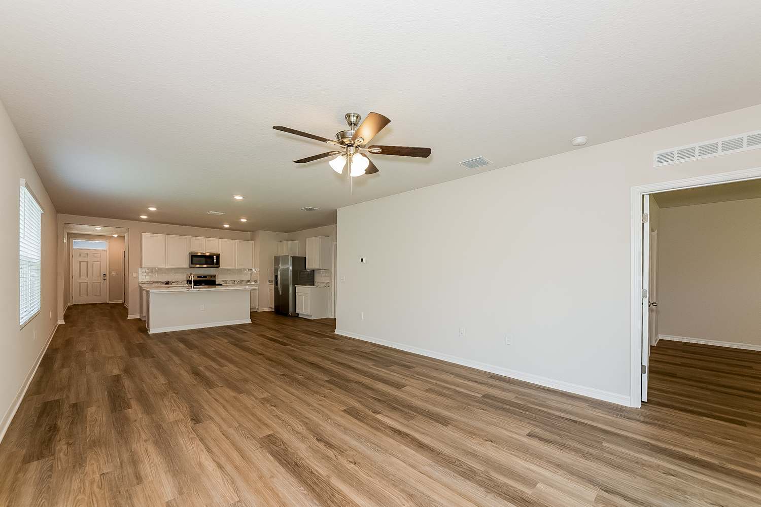 7940 Majestic Palms Court photo 4