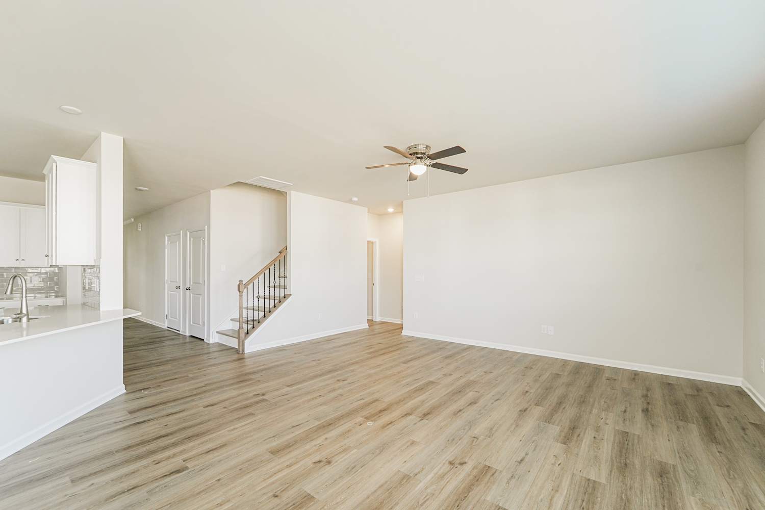 2327 Ravenglass Way photo 4