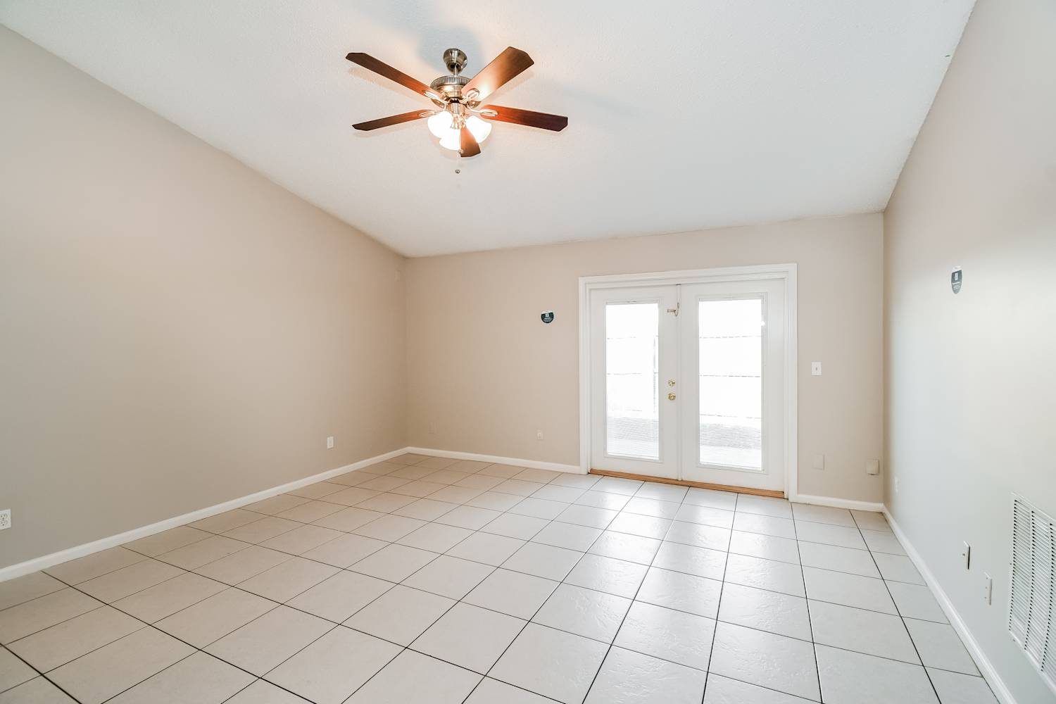 4359 Hanging Moss Dr photo 3