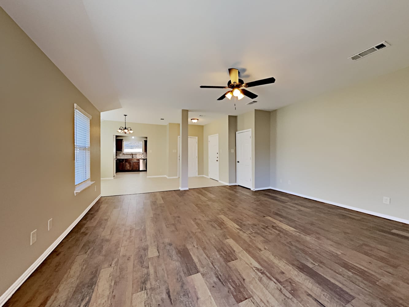 2308 Arrowhead Dr photo 4