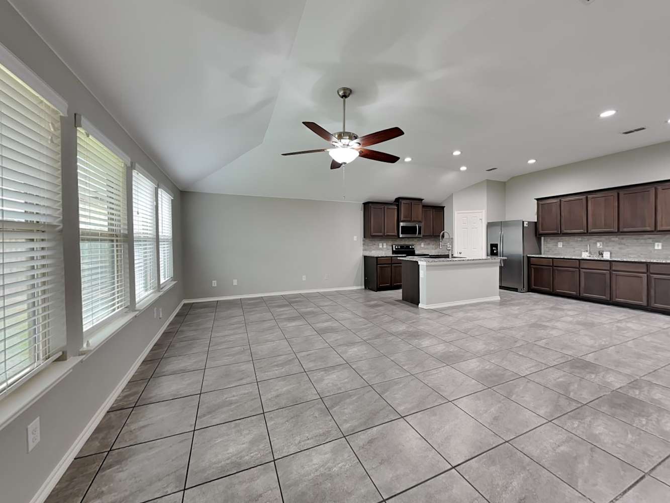 2516 Old Buck Dr photo 4