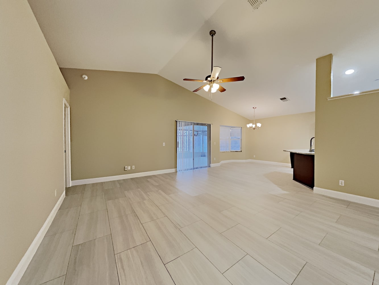 12863 Downstream Cir photo 3