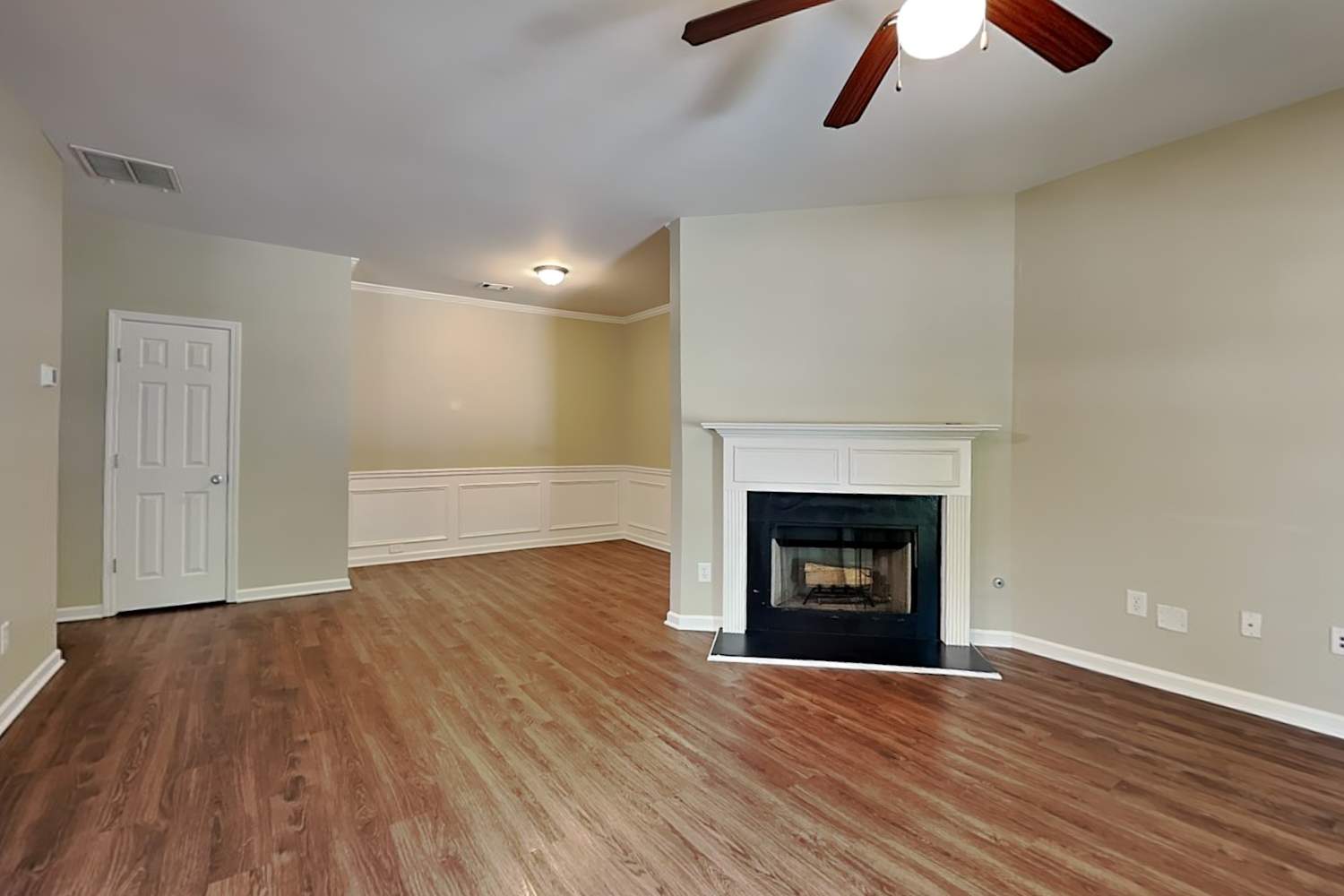 434 Orchid Ln photo 4