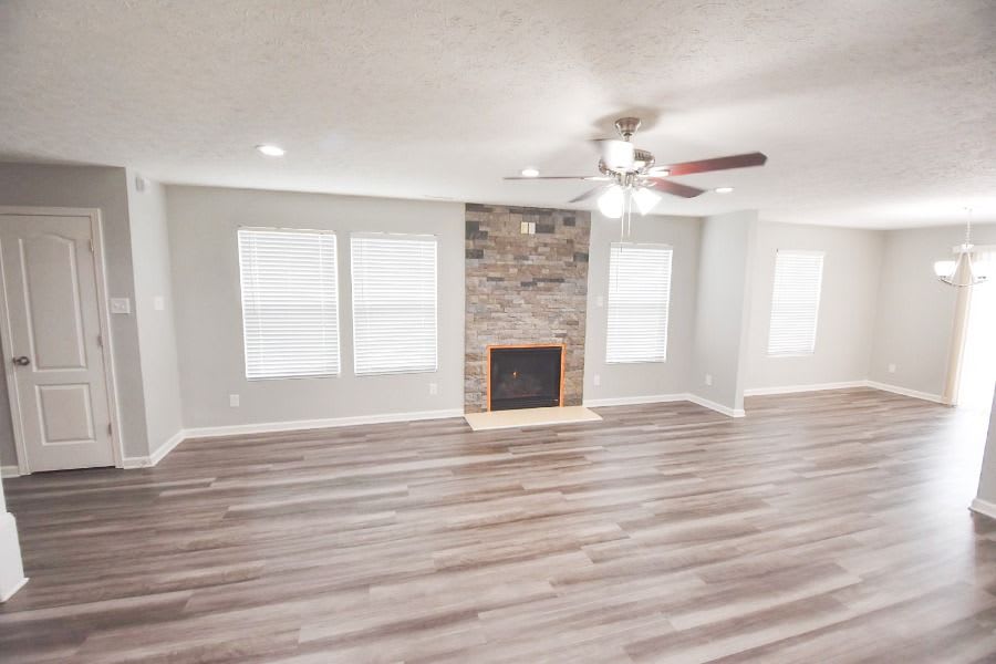 410 Settlers Ridge Dr photo 4
