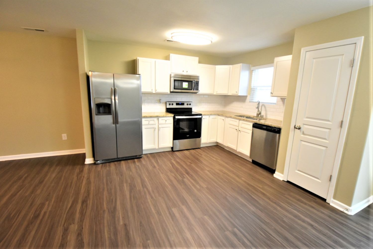 153 Steamboat Ln photo 4