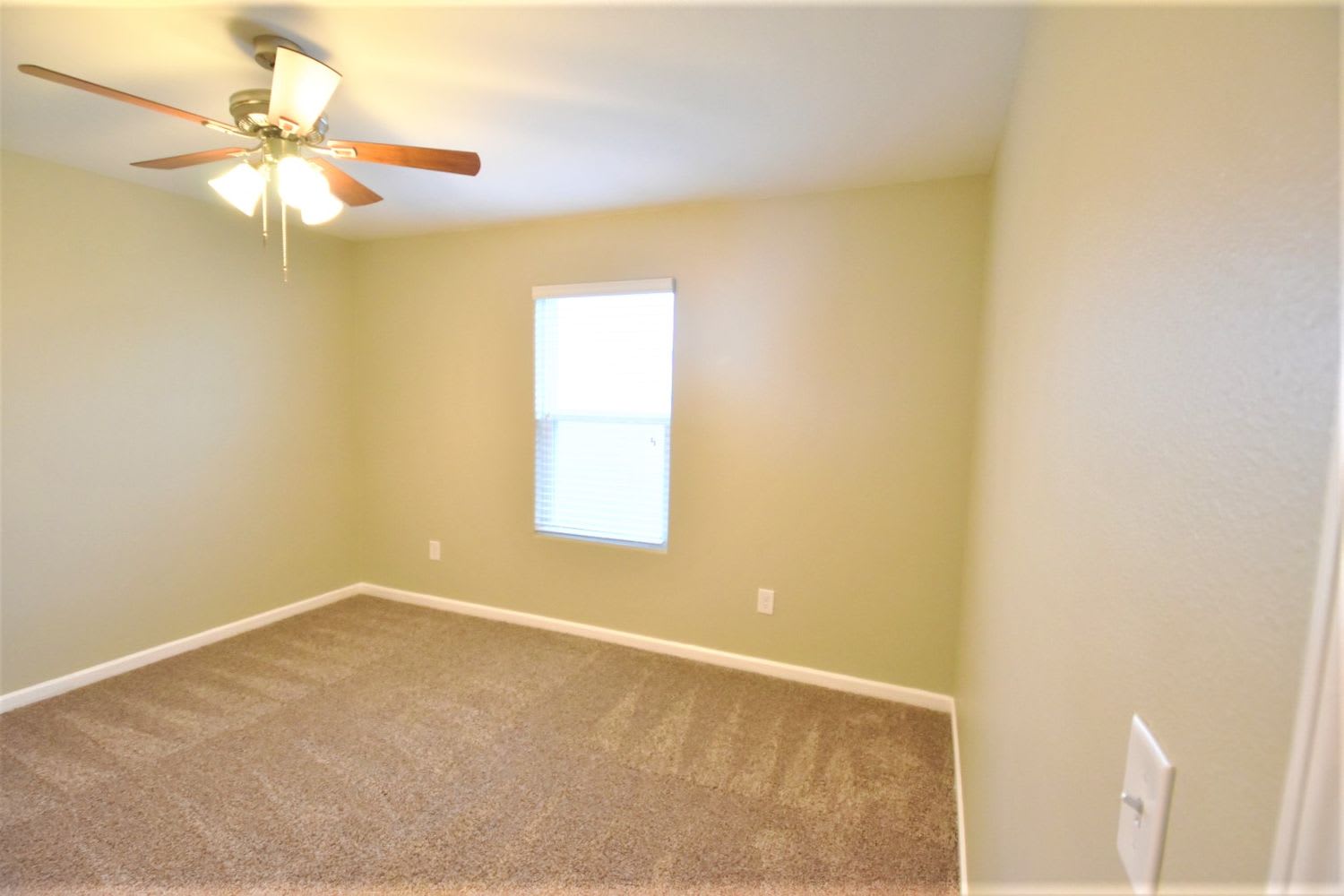 153 Steamboat Ln photo 5