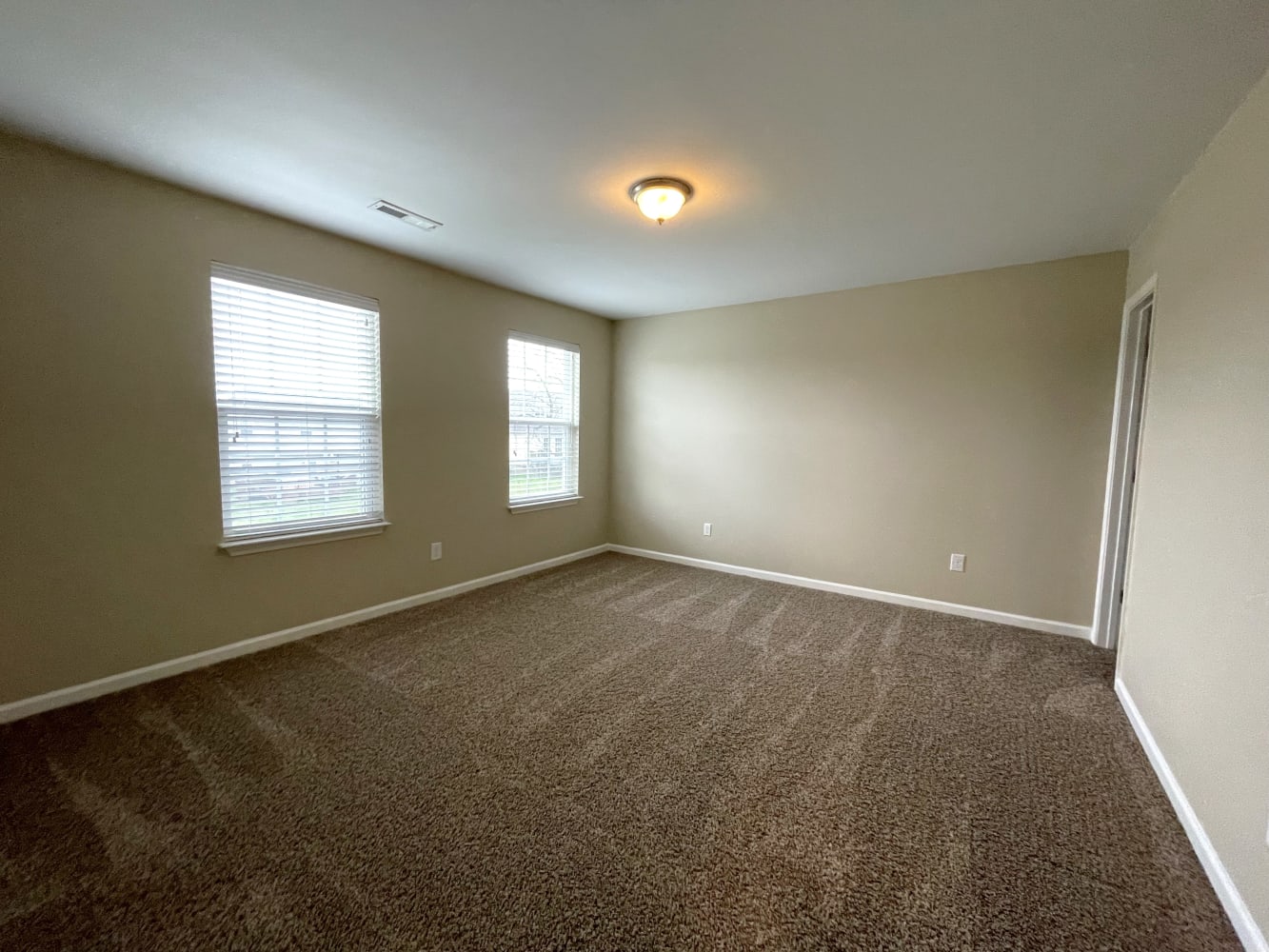 544 Snooks Ct photo 5