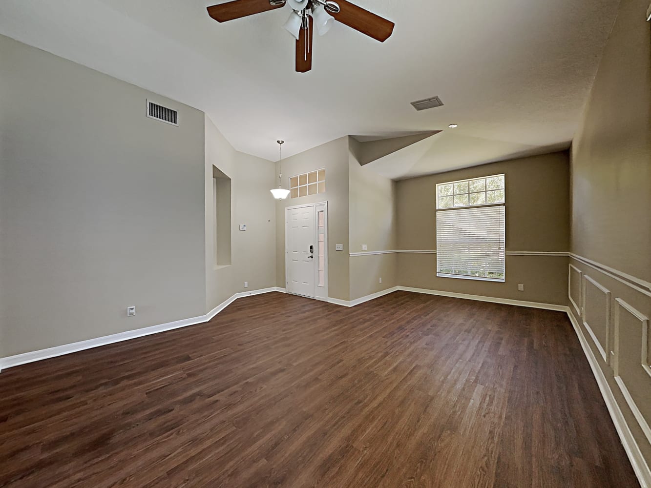 5211 Clover Mist Dr photo 4