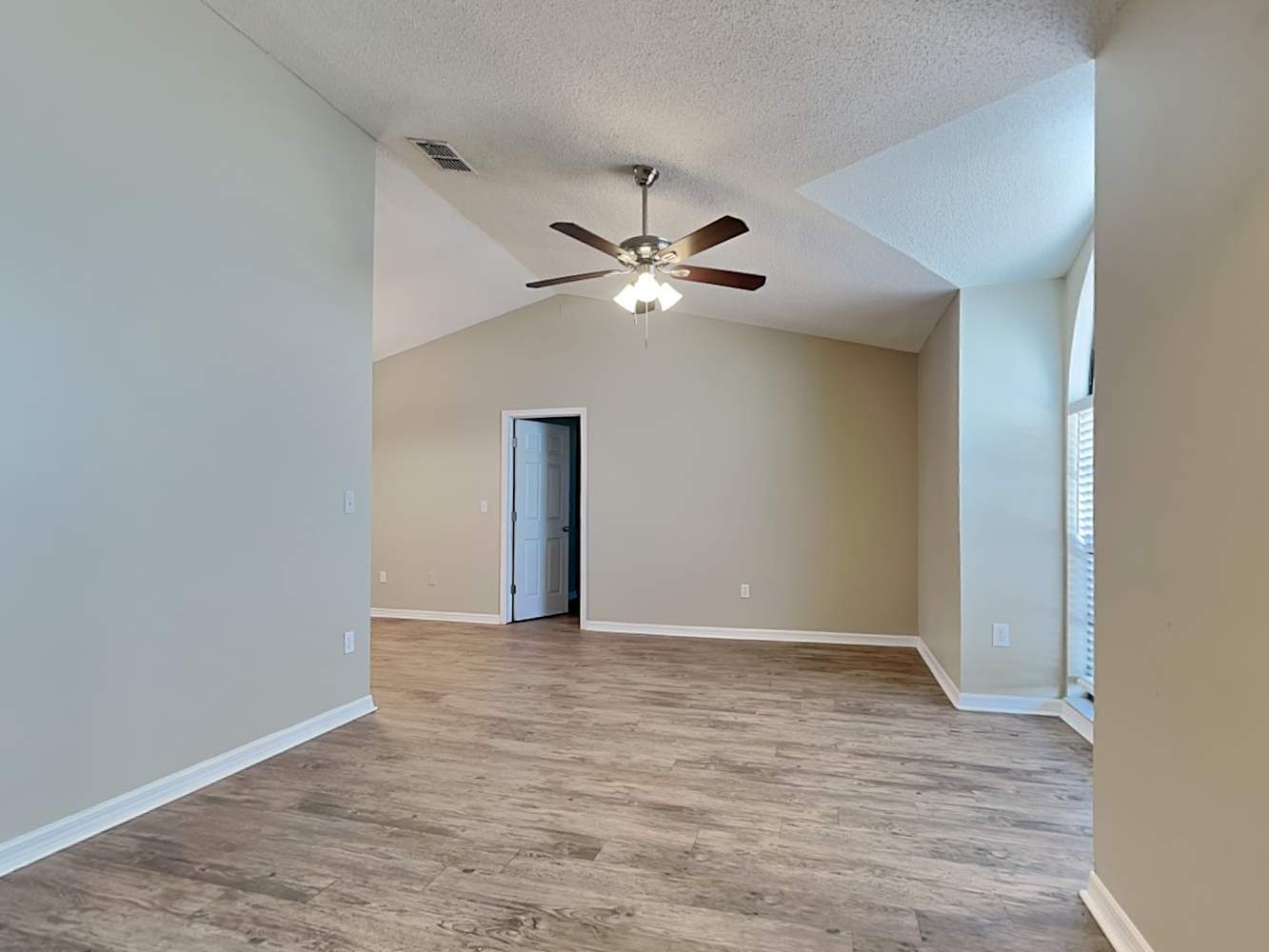 11401 Andy Dr photo 4