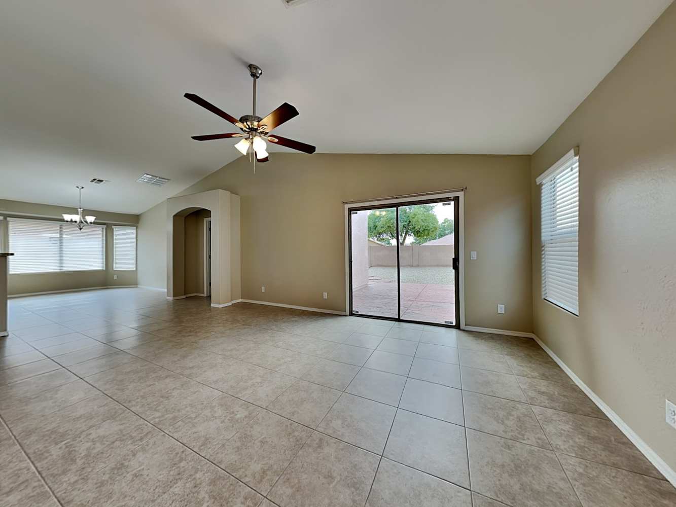 3122 S 93rd Ln photo 4