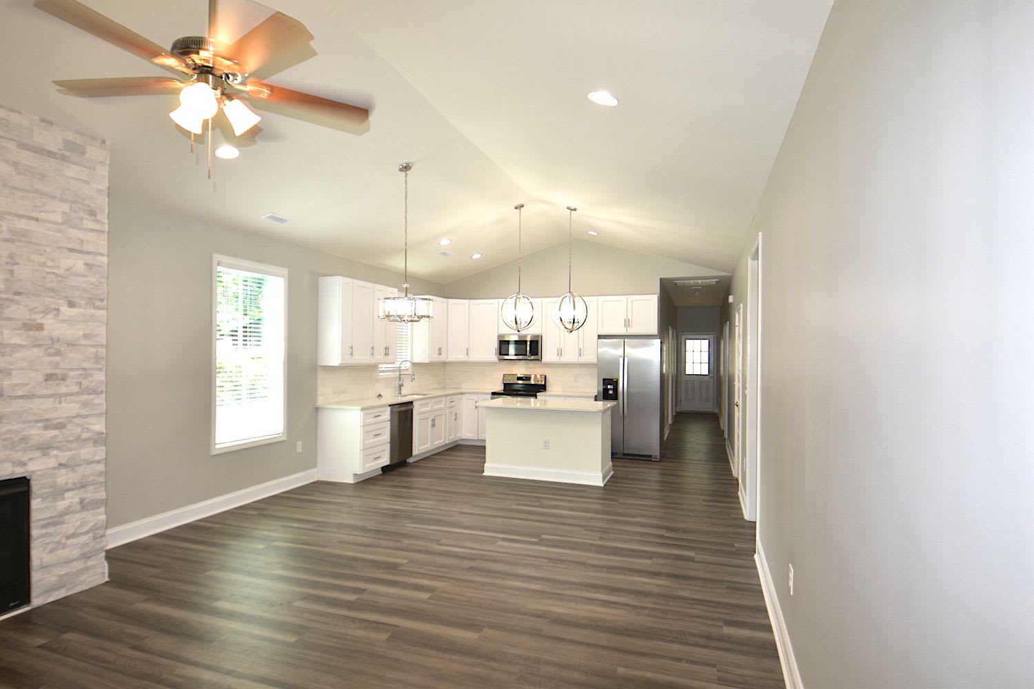 305 W Watson St photo 3
