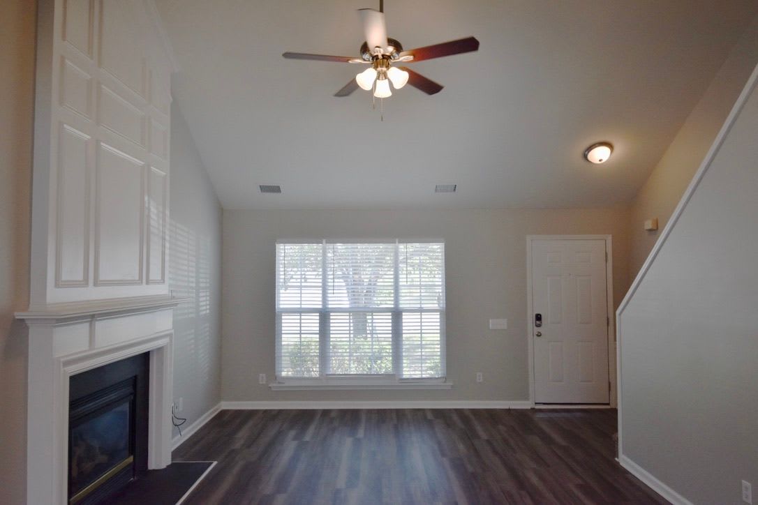 3123 Old Ironside Dr photo 2