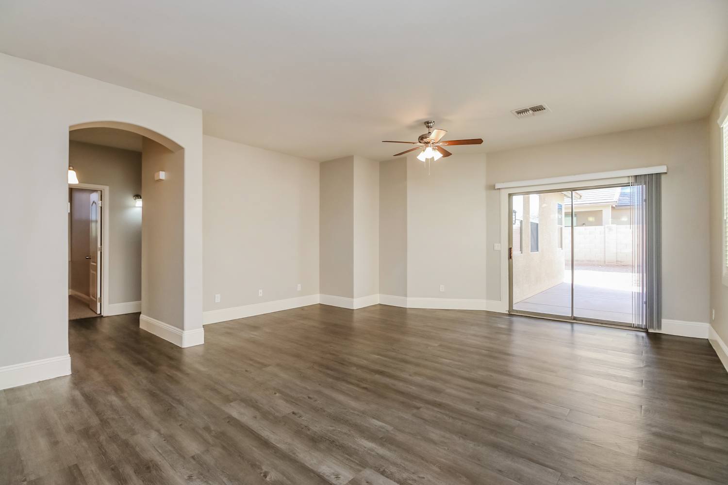 3713 W Glass Ln photo 4