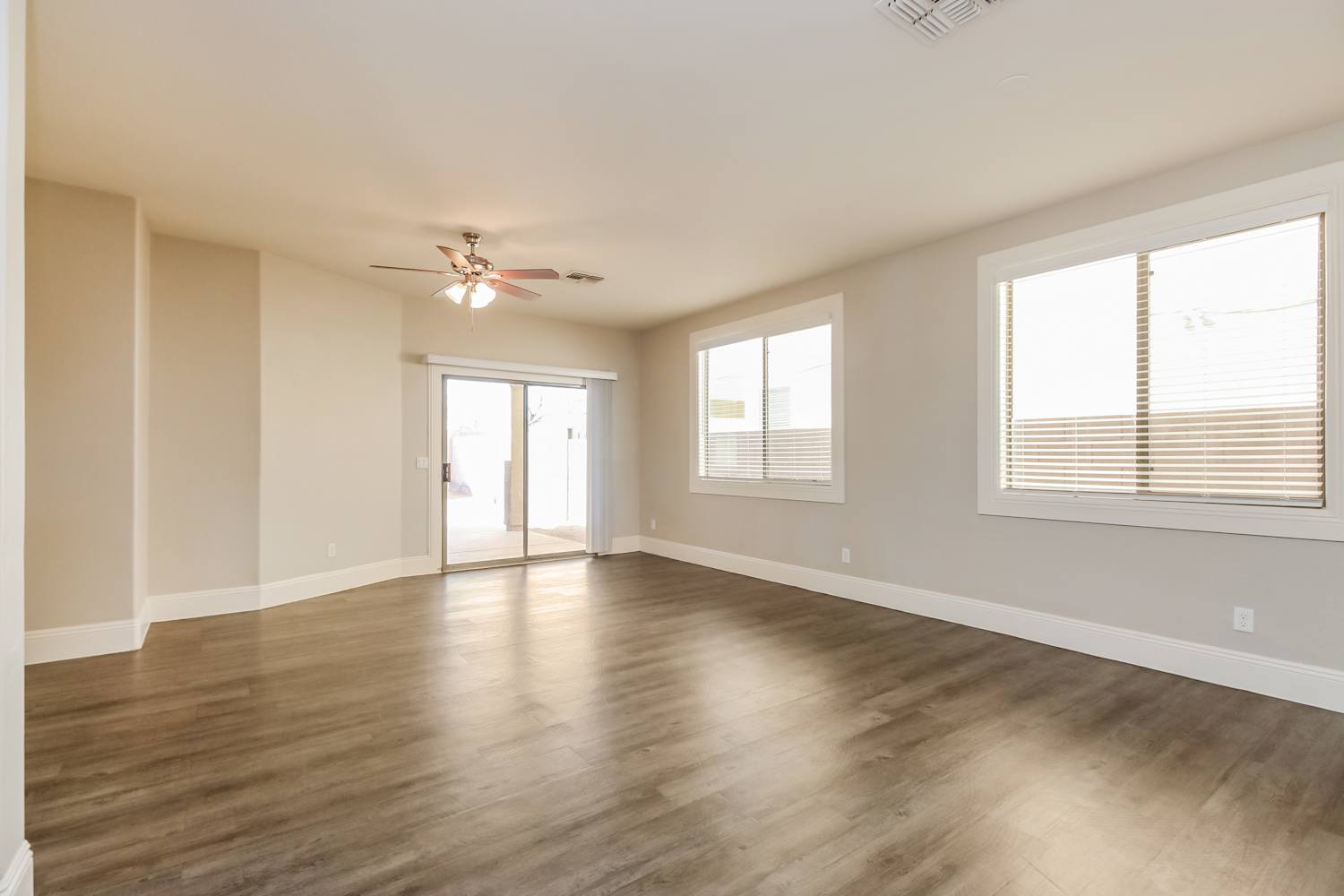 3713 W Glass Ln photo 3