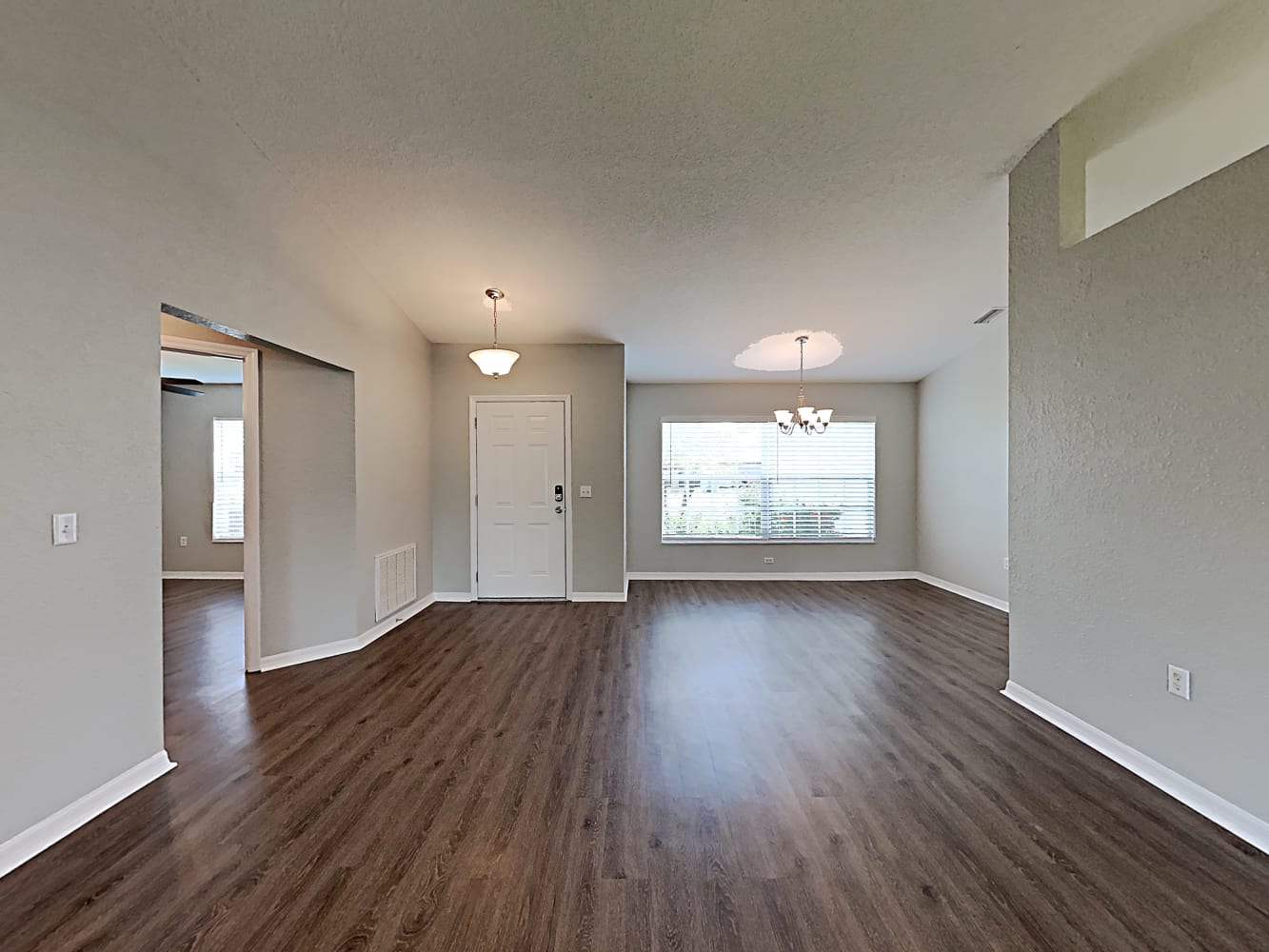 516 Seven Oaks St photo 4