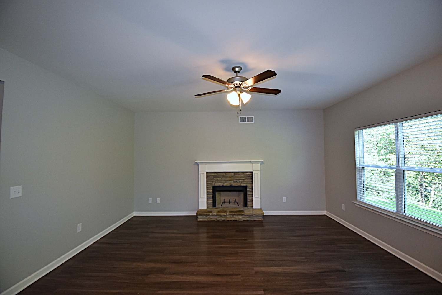 26 Oakbrook Dr SW photo 3