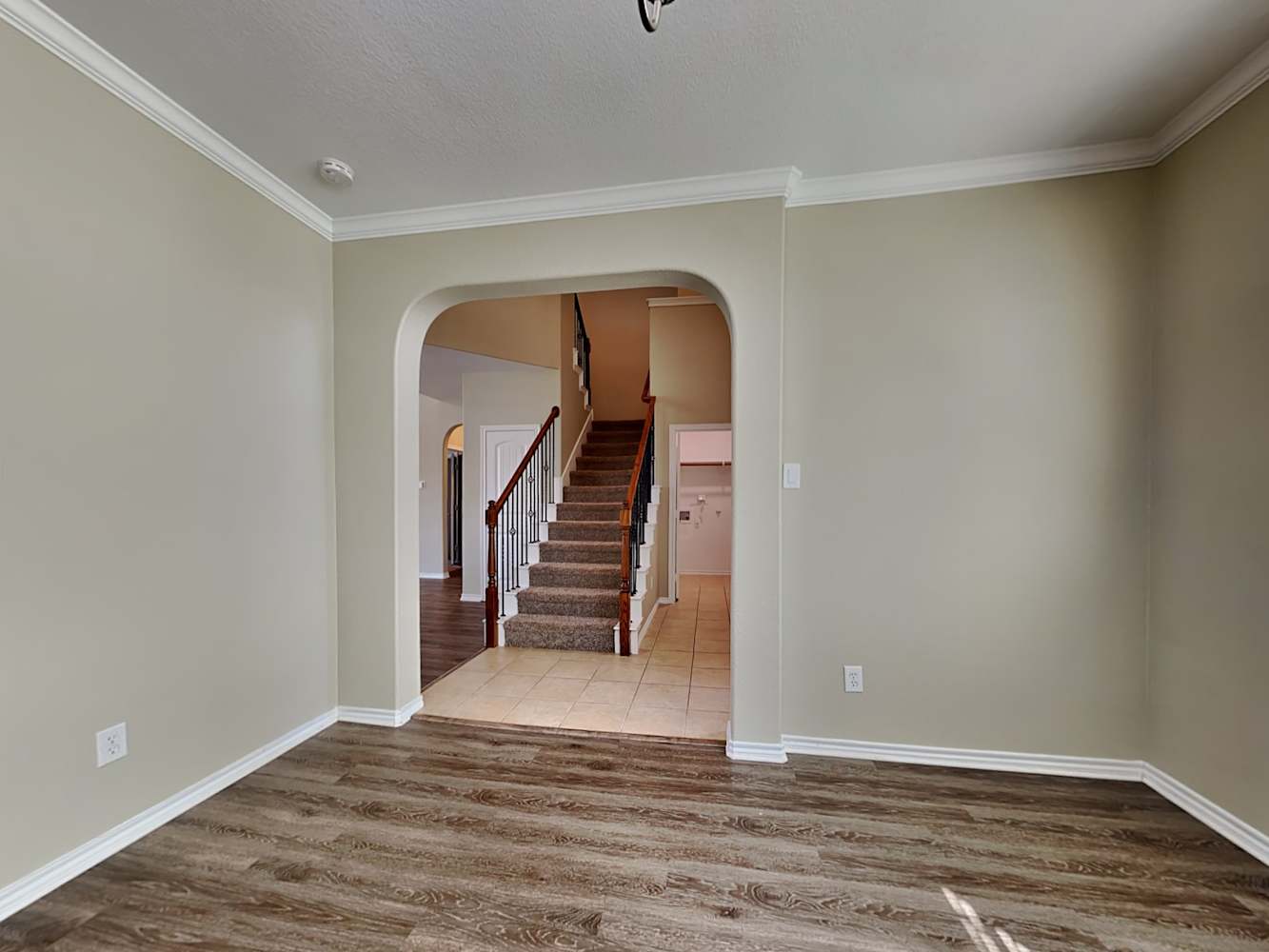 2222 Whitney Dr photo 5