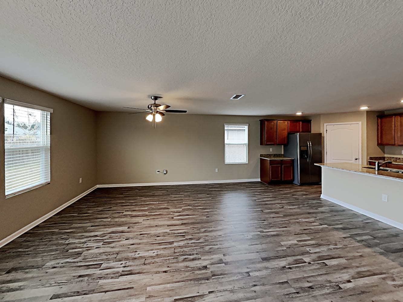 2136 Pebble Point Dr photo 5