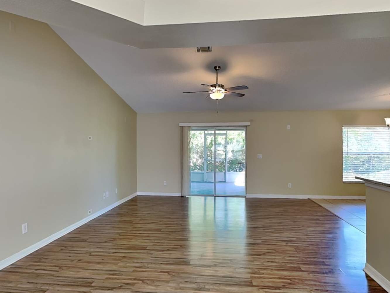 1633 Laramie Cir photo 3