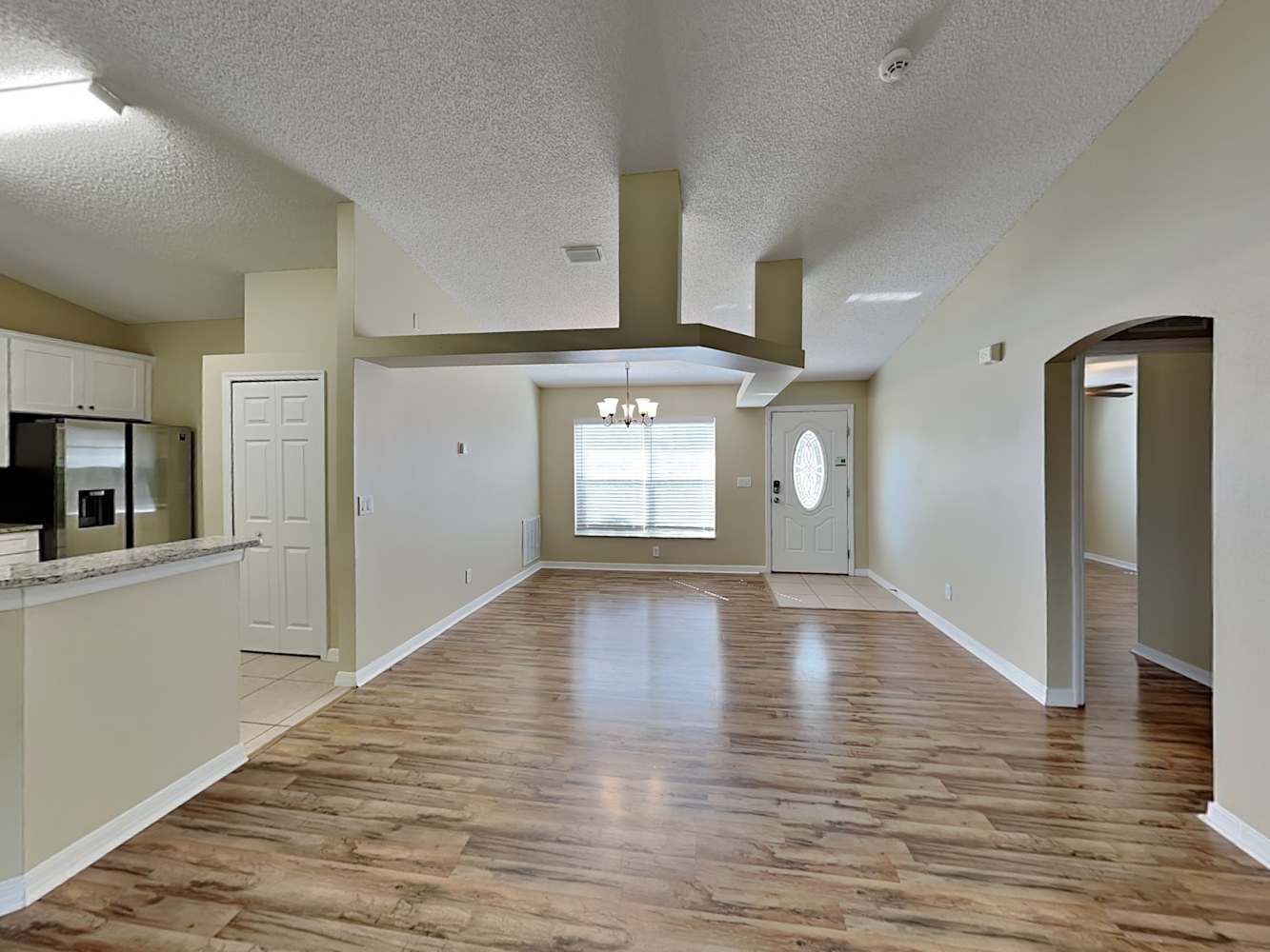 1633 Laramie Cir photo 4