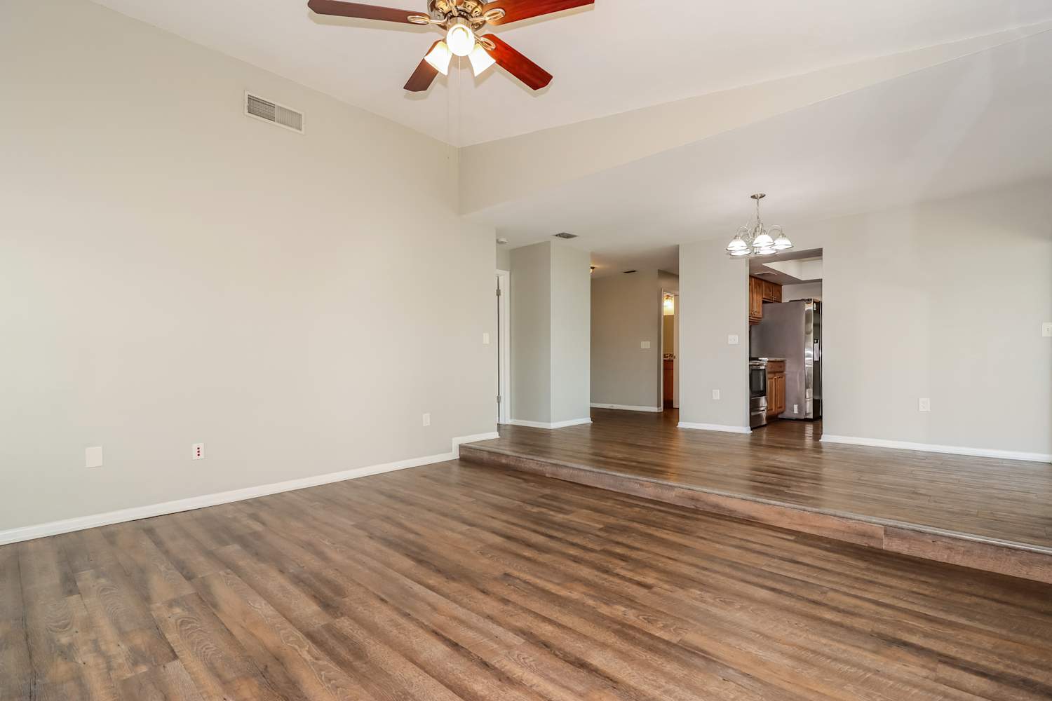 3909 Orchard Hill Cir photo 4
