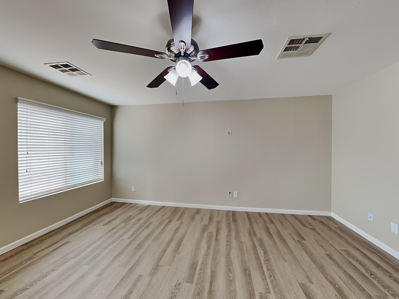 7315 W Magdalena Ln photo 5