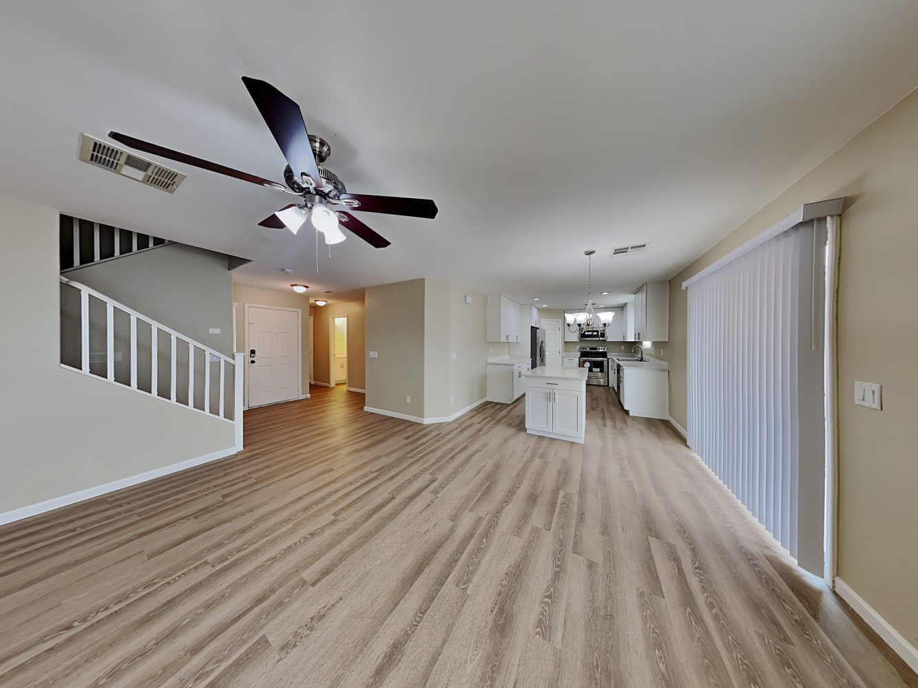7315 W Magdalena Ln photo 4