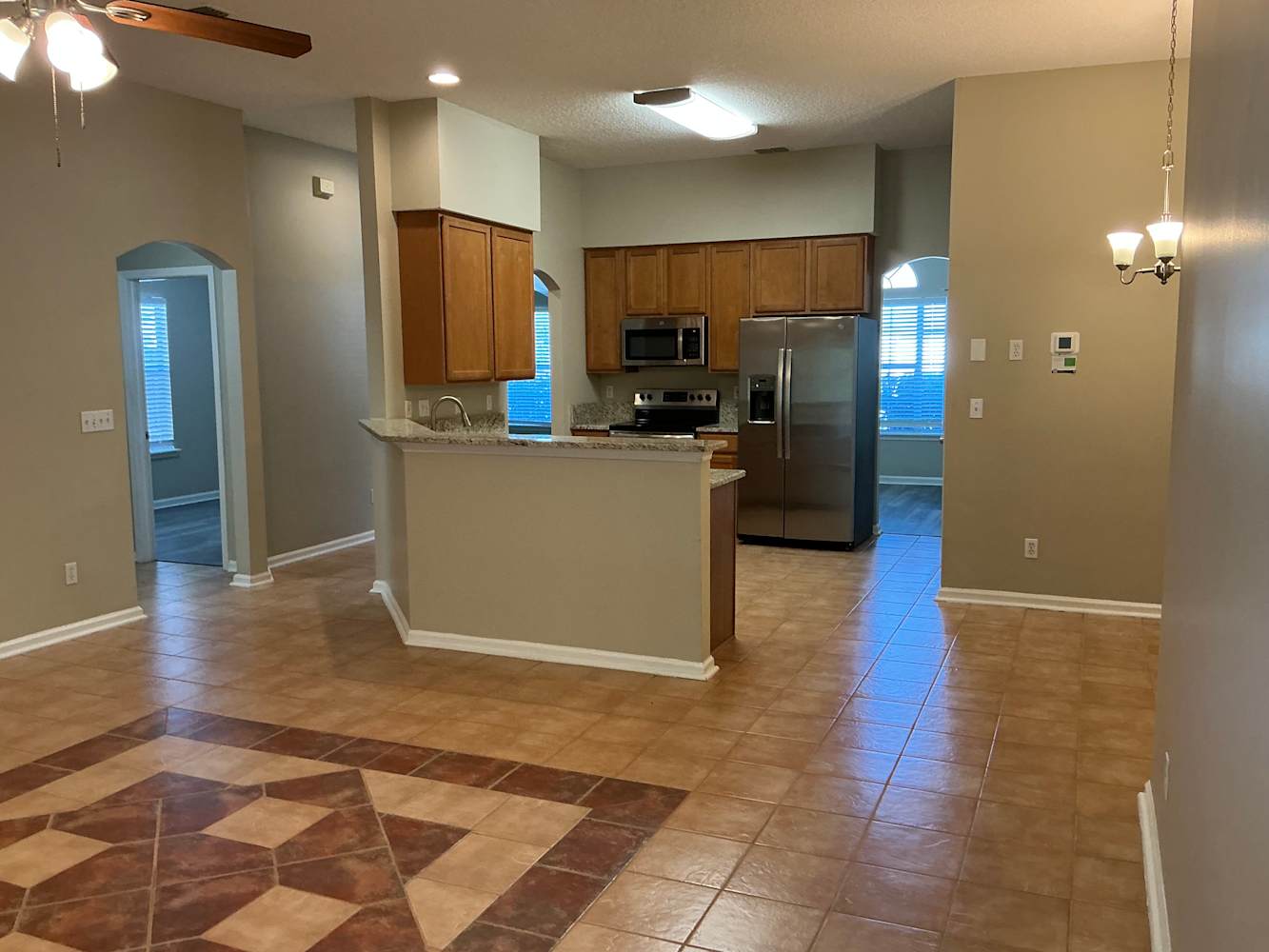 1672 Northglen Cir photo 4