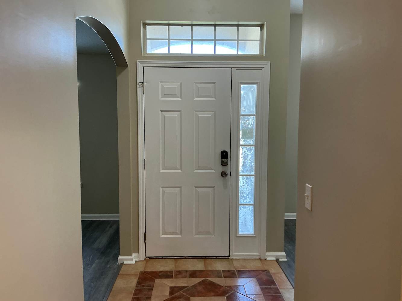 1672 Northglen Cir photo 2