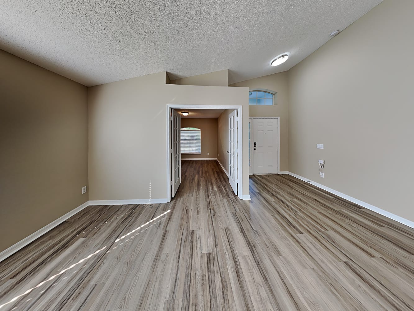 13733 Hawkeye Dr photo 4