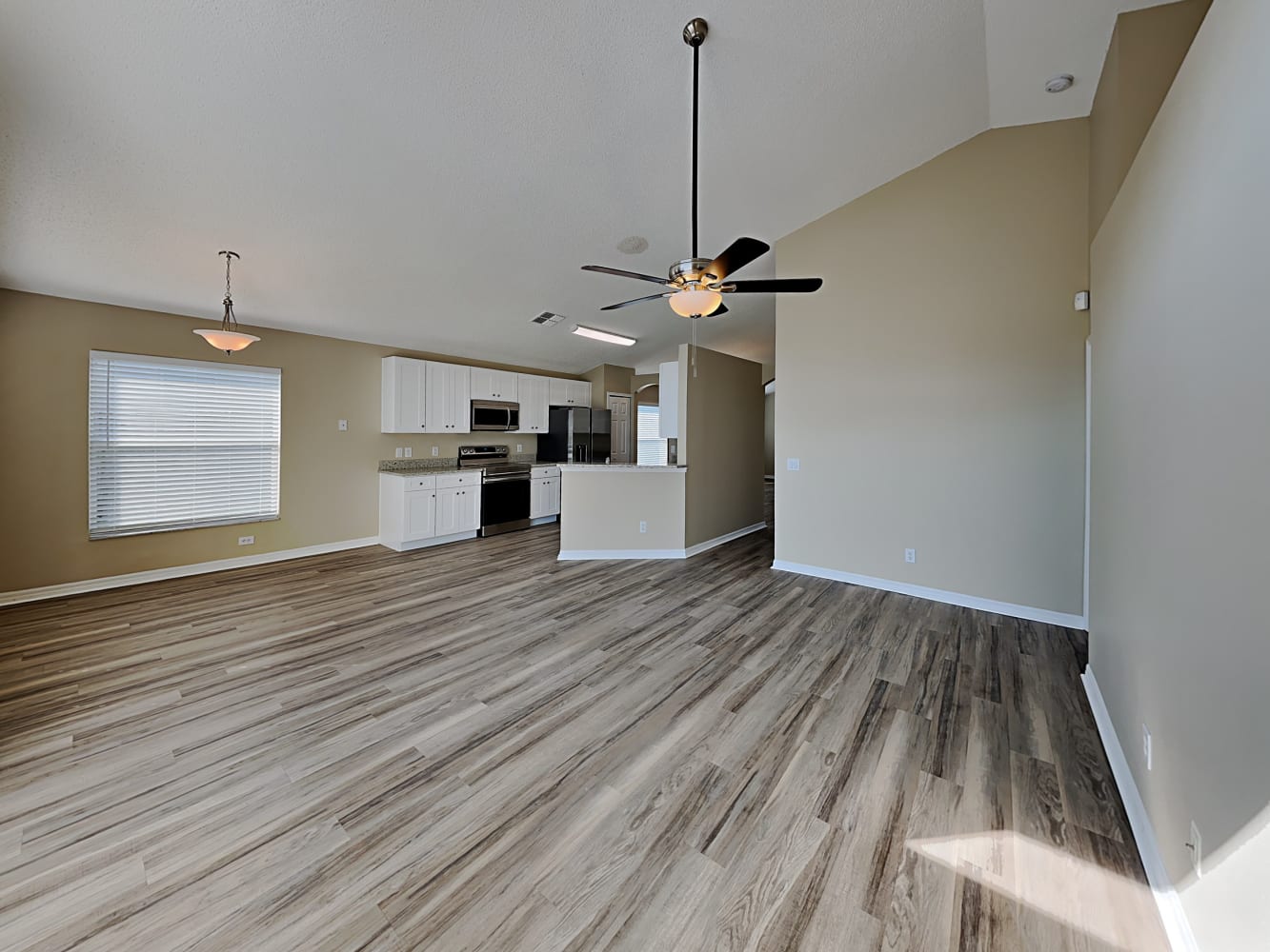 13733 Hawkeye Dr photo 5