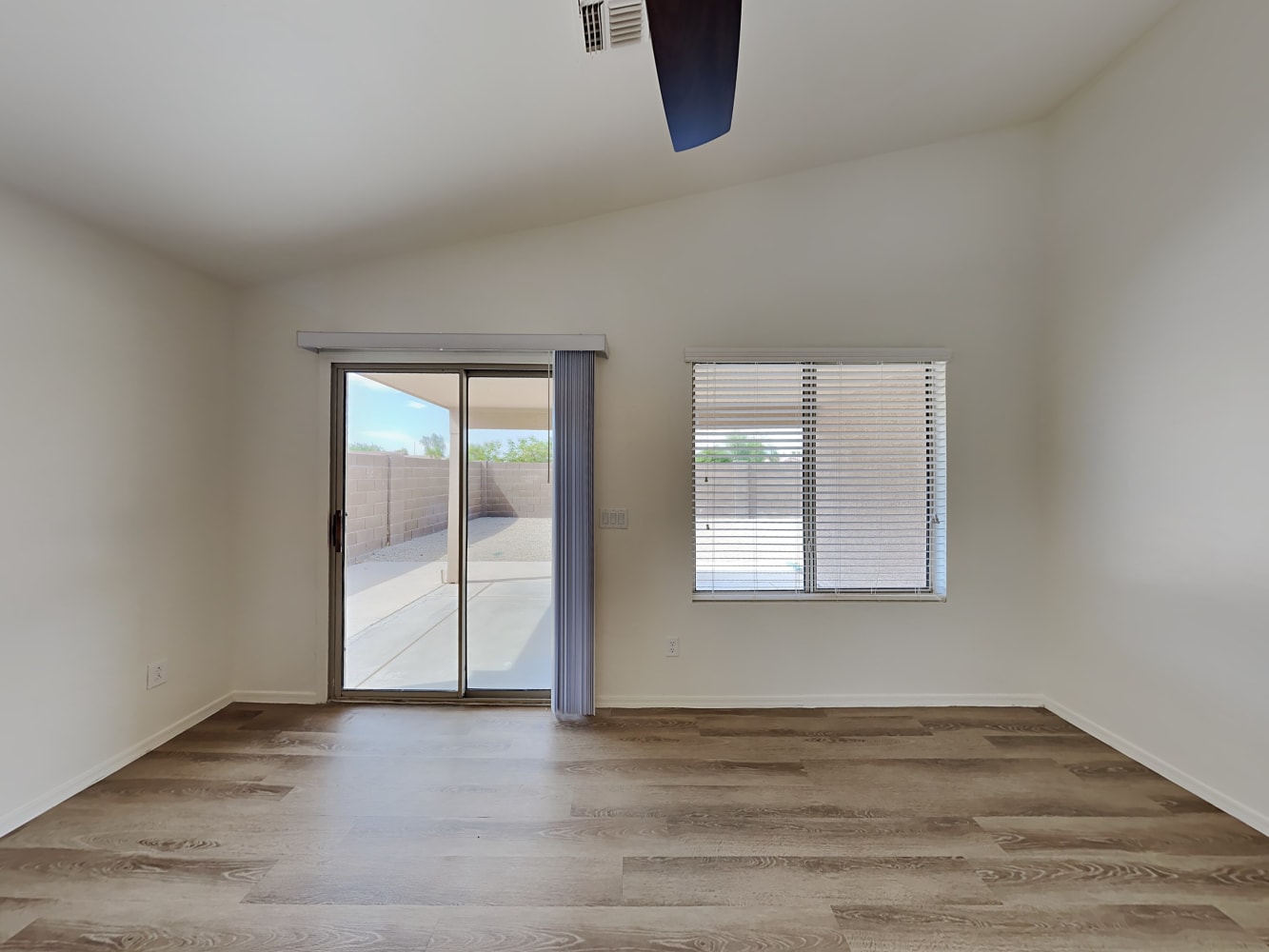 11008 E Delta Ave photo 4