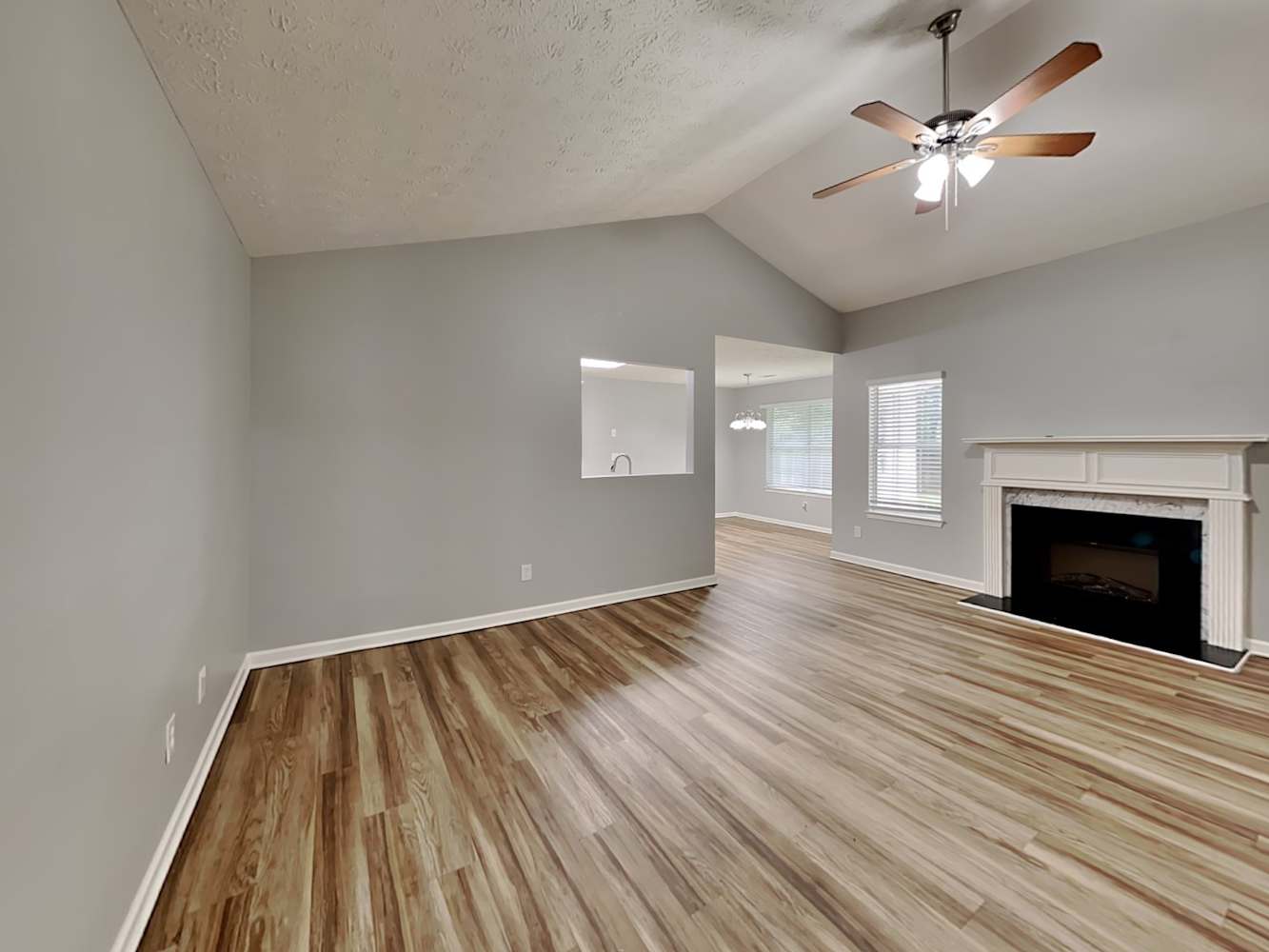 128 Goldleaf Dr photo 4