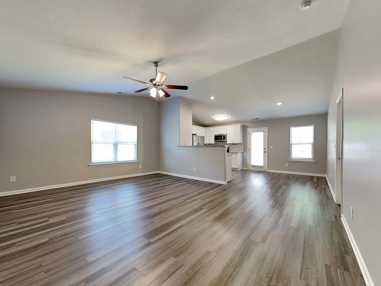 108 Sampson Ct photo 2