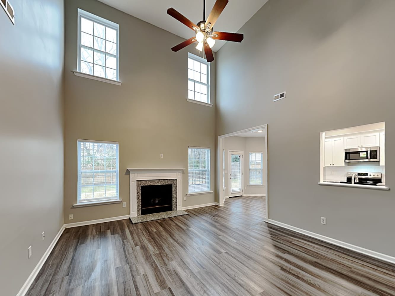 720 Red Oak Tree Dr photo 4