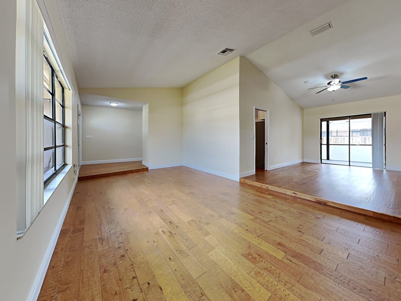13598 Jonquil Pl photo 4