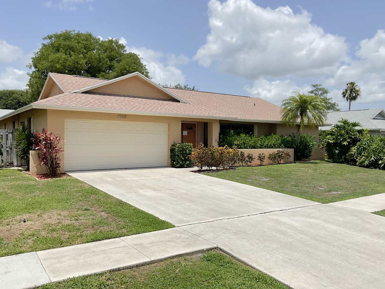 13598 Jonquil Pl photo 2