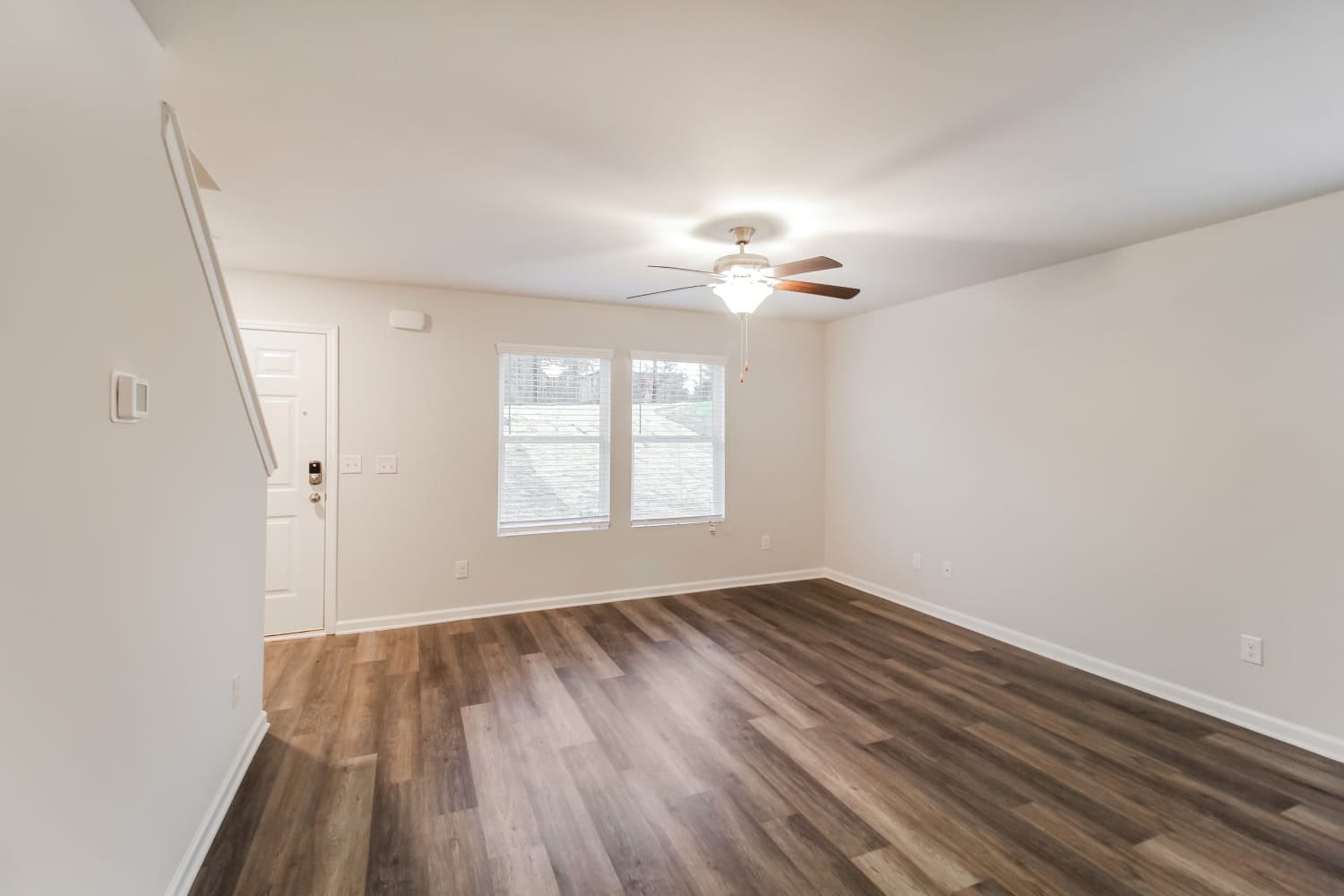 255 Sunbury Way photo 4