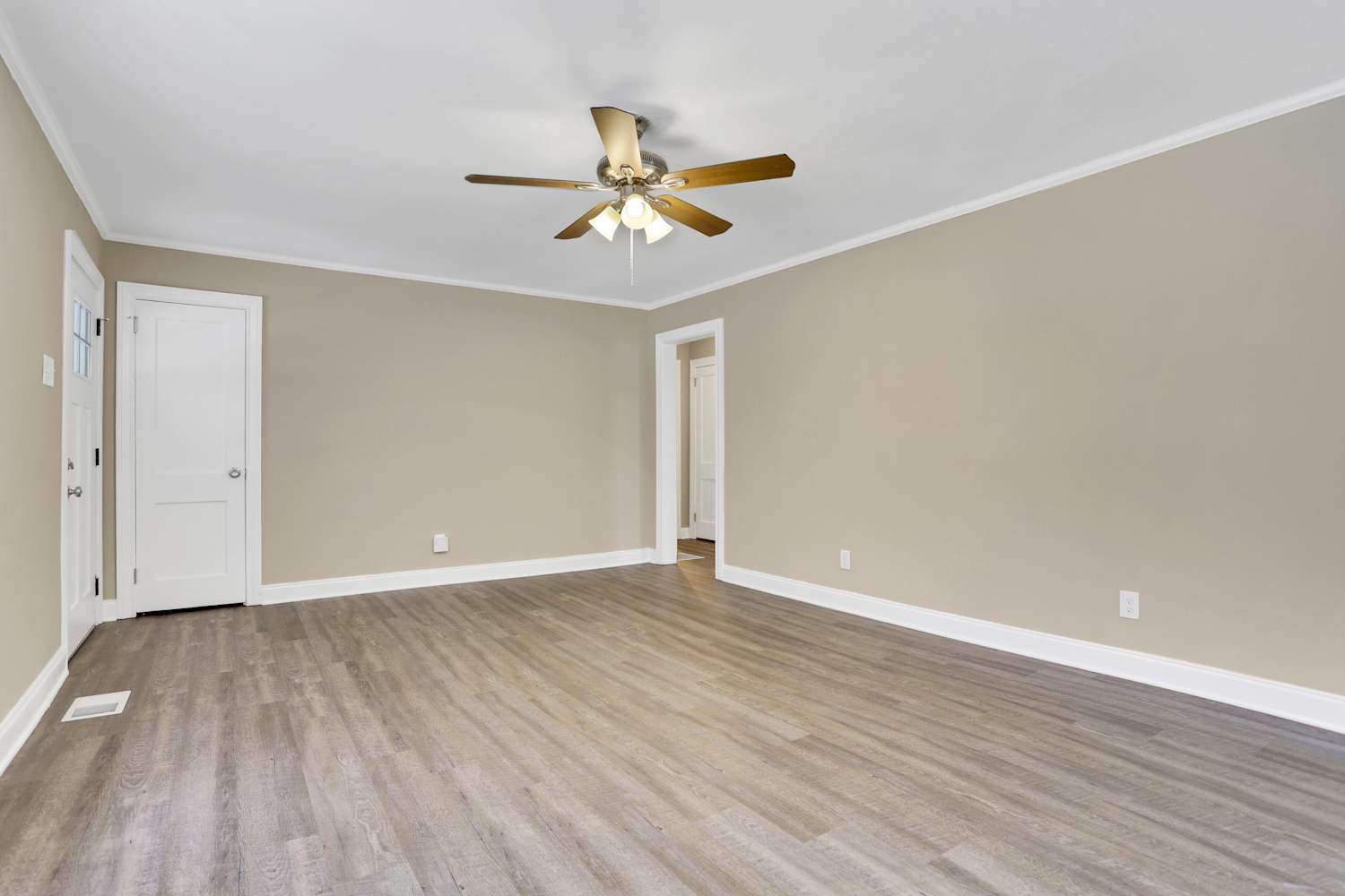 2465 Hogan Rd photo 2