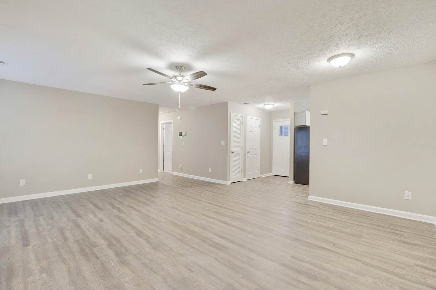 626 Waynes Ct Se photo 5