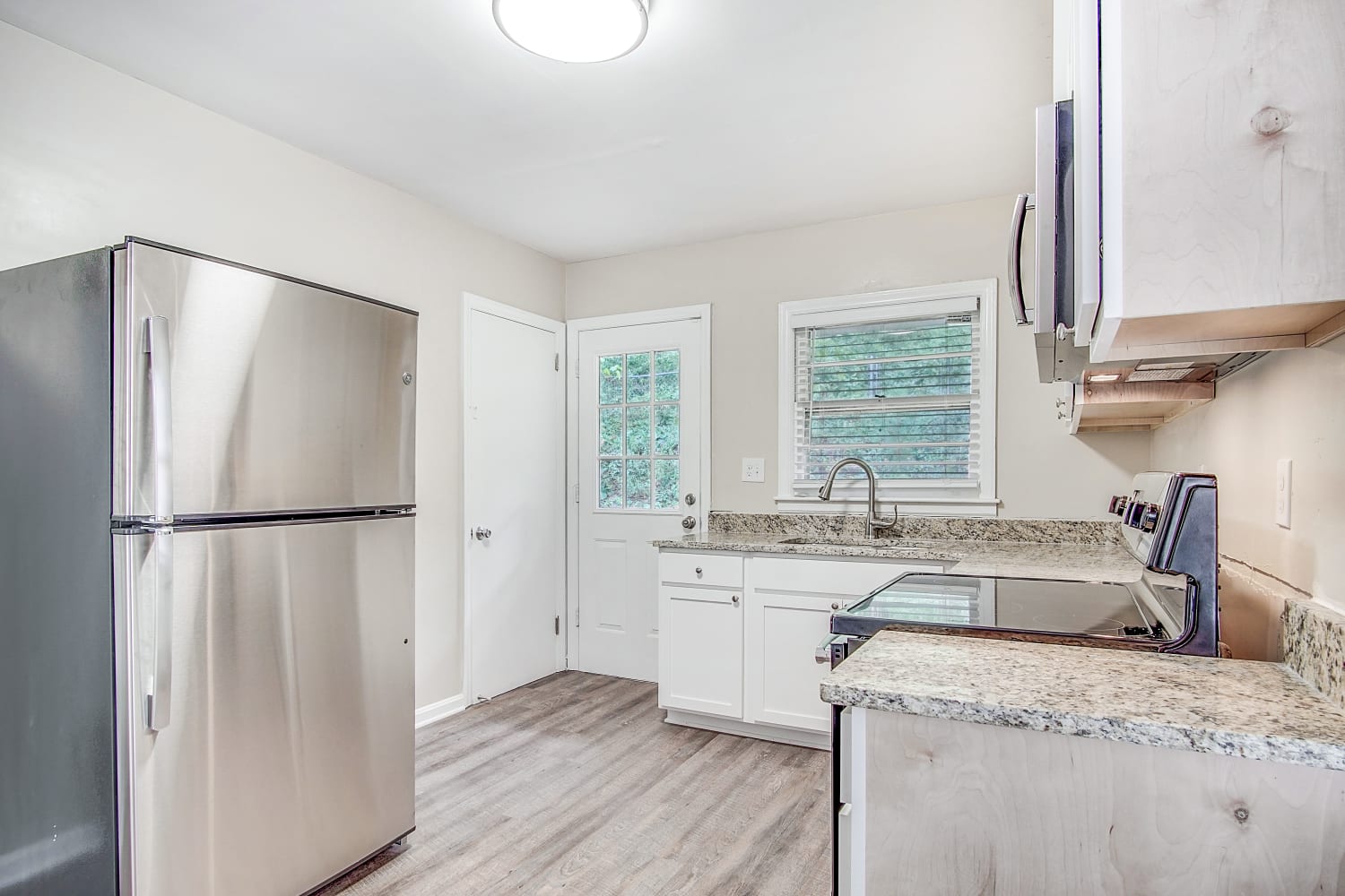 2816 Cloverhurst Dr photo 5