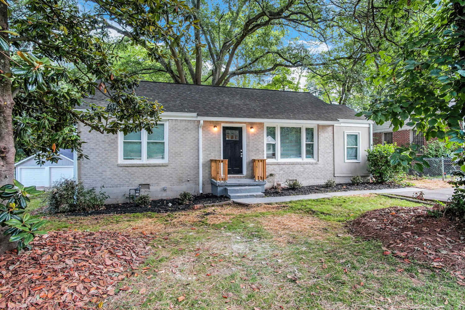 2674 Joyce Ave photo 2