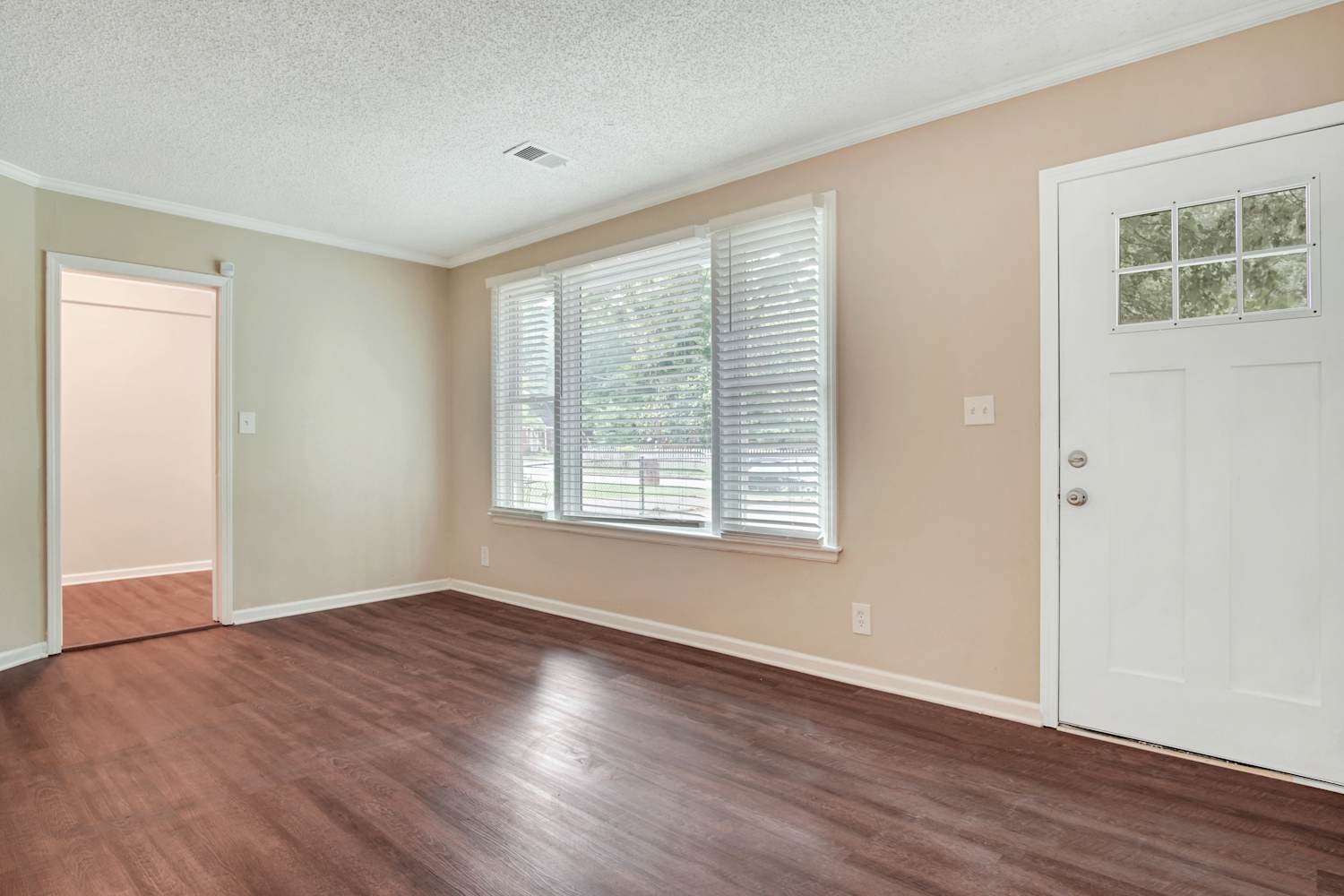 2674 Joyce Ave photo 5