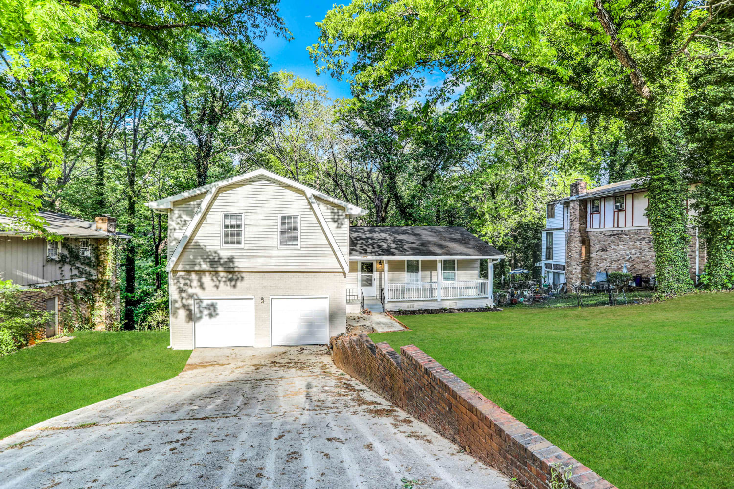 2339 Chevy Chase Ln photo 3