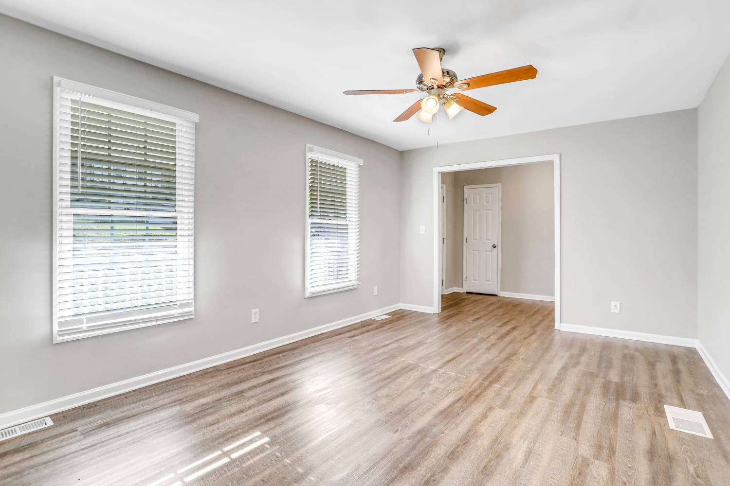 2339 Chevy Chase Ln photo 5