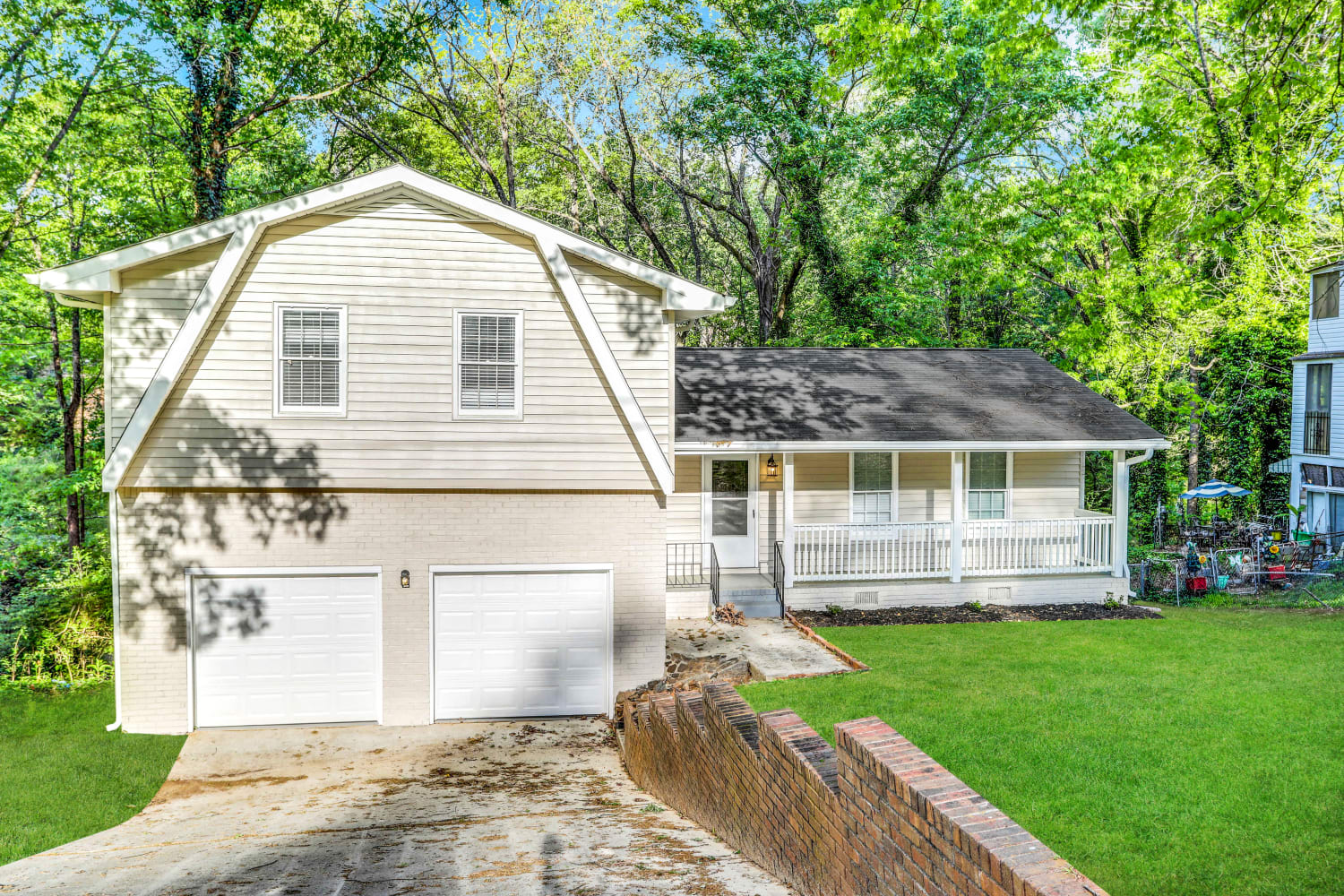 2339 Chevy Chase Ln photo 2