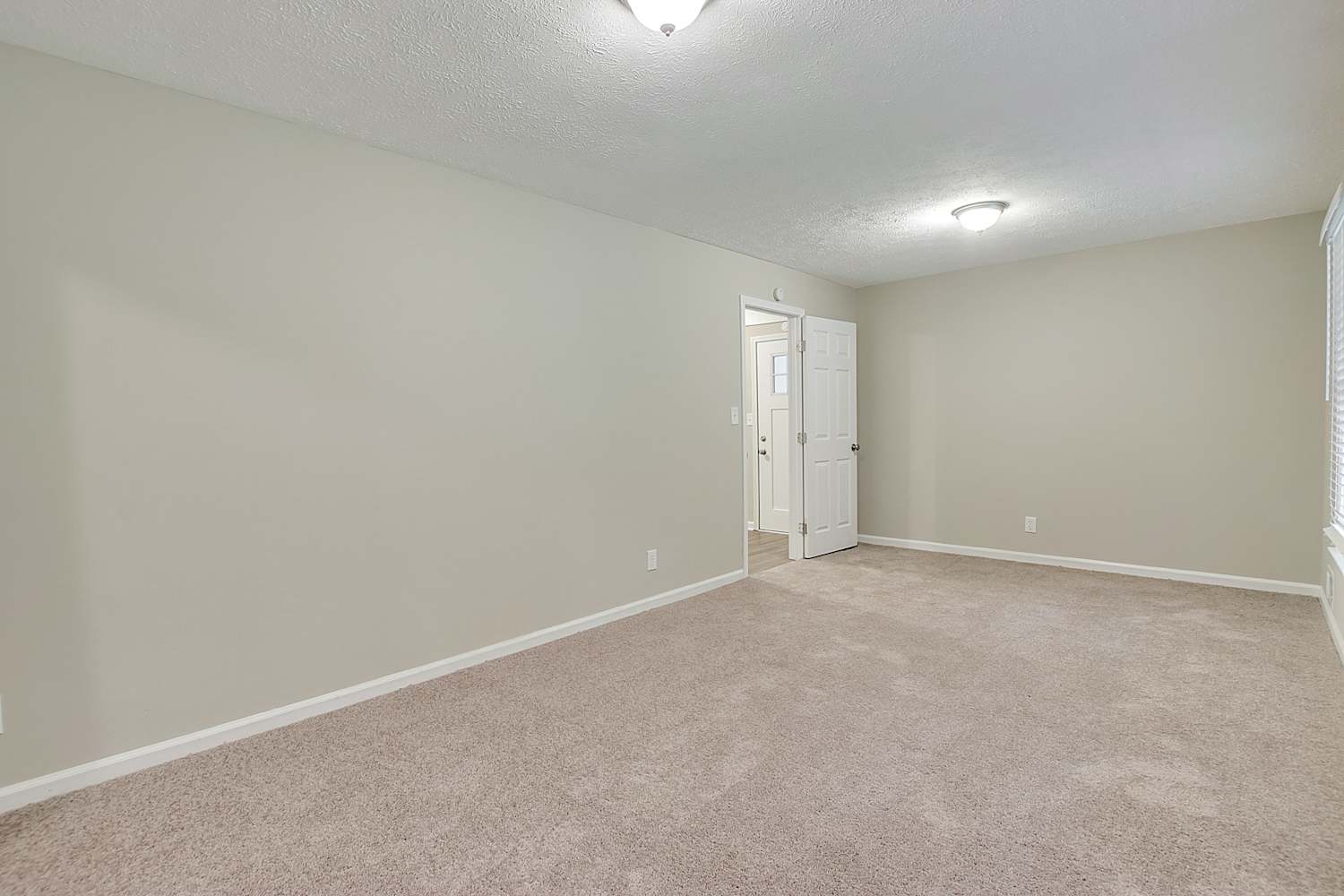 6236 Shallow Creek Ln photo 3