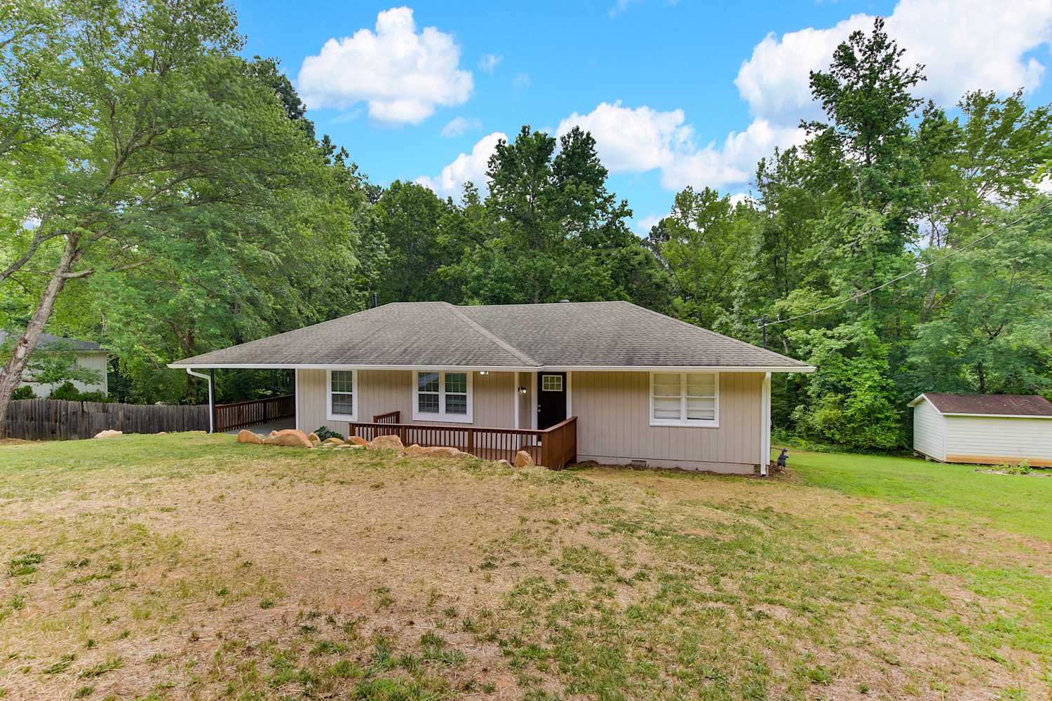 2976 Flowers Dr photo 2