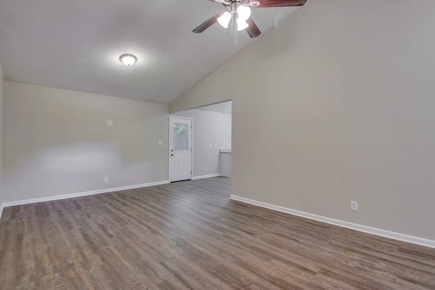 6595 Bellburn Rd photo 5