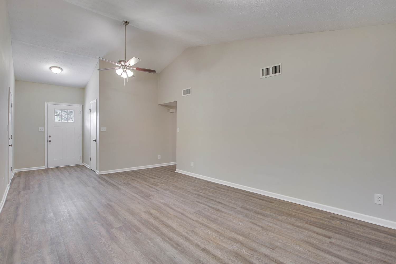 6595 Bellburn Rd photo 4